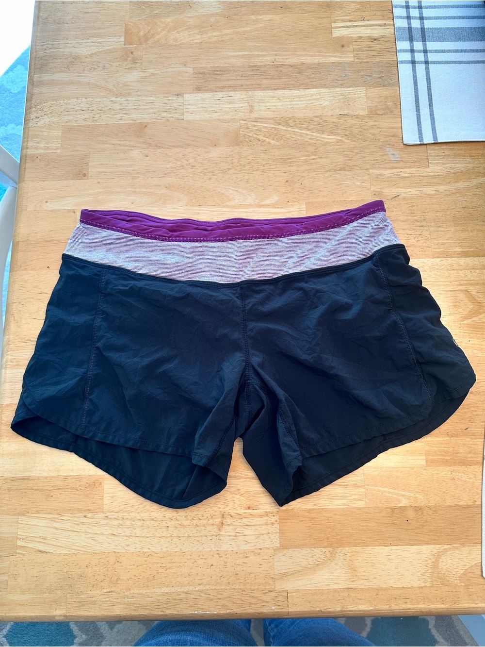 Lululemon shorts size 6